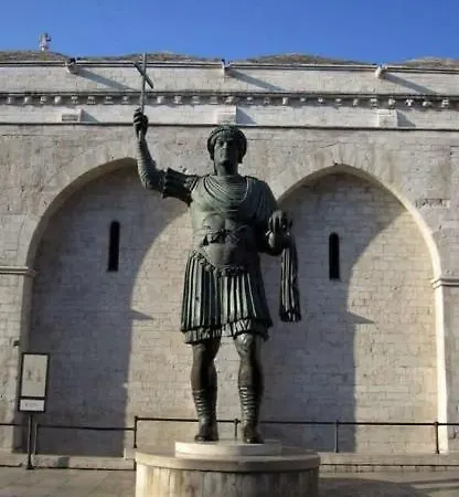 Cd Romanello Oda ve Kahvaltı 3*