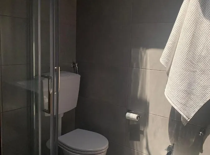 לינה וארוחת בוקר Cd Romanello 3*