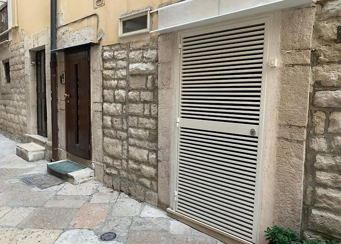 לינה וארוחת בוקר Cd Romanello 3*